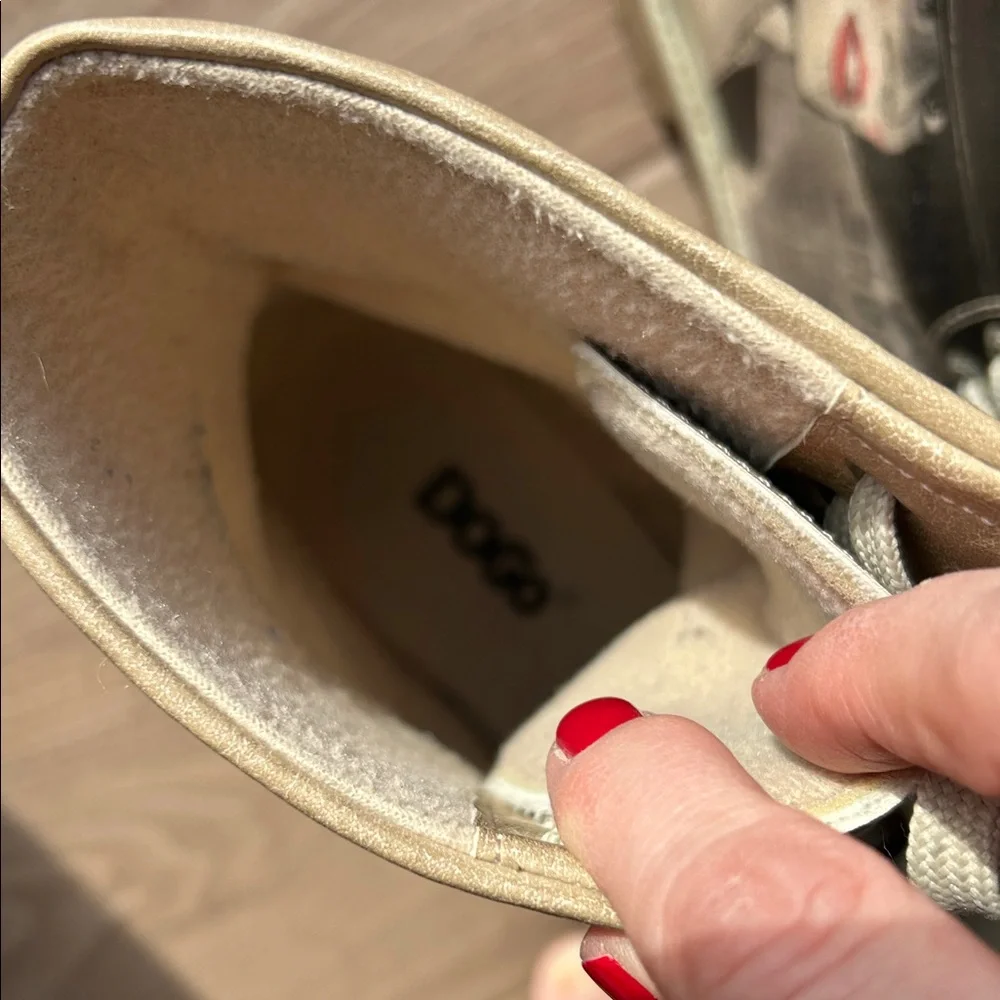 DOGO Vegan  Boots "Go Back to Being Yourself" - Picture 8 of 10